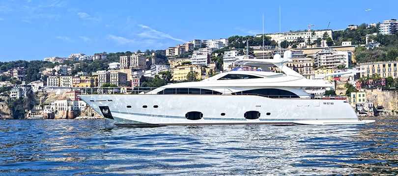 Ferretti Custom Line - Splendide 97 2007 TissoT Yacht Charter Suisse