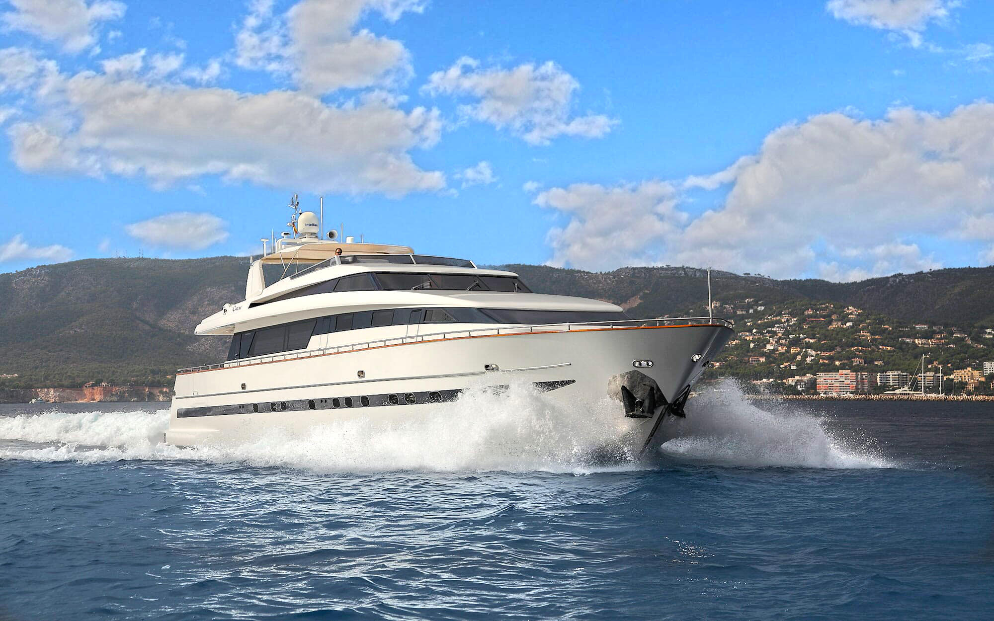 Sanlorenzo - Splendide SL100 2000 TissoT Yacht Charter Suisse