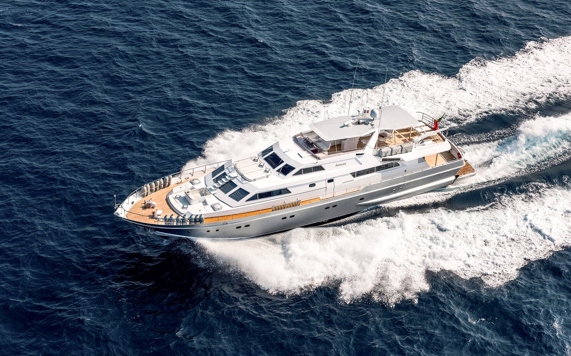 Alalunga - Wunderschöne 33 1985 TissoT Yachts Charter Schweiz
