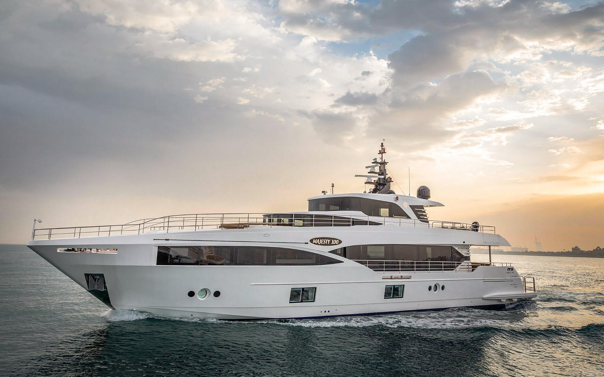 Majesty Yachts - Splendide 100 2023 TissoT Yacht Charter Suisse